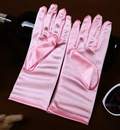 Короткие атласные перчатки (розовый)